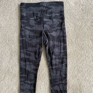 Athleta Elation 7/8 tight camouflage gray
